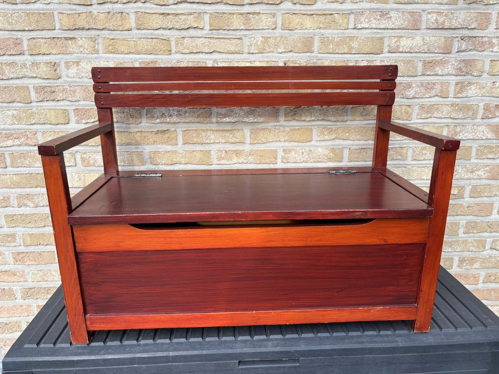 Prachtig oud stevig houten kinderbankje met opbergruimte, Tuin en Terras, Ophalen, Gebruikt