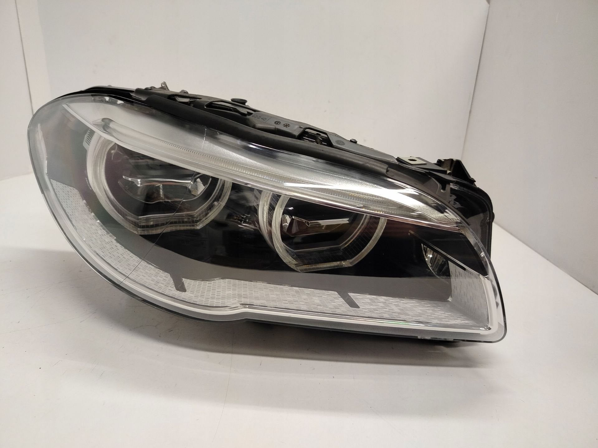 BMW F10 Koplamp 7424146, Petuelring 130
80788  Munich, DE, Gebruikt, Info@bmw.de, BMW