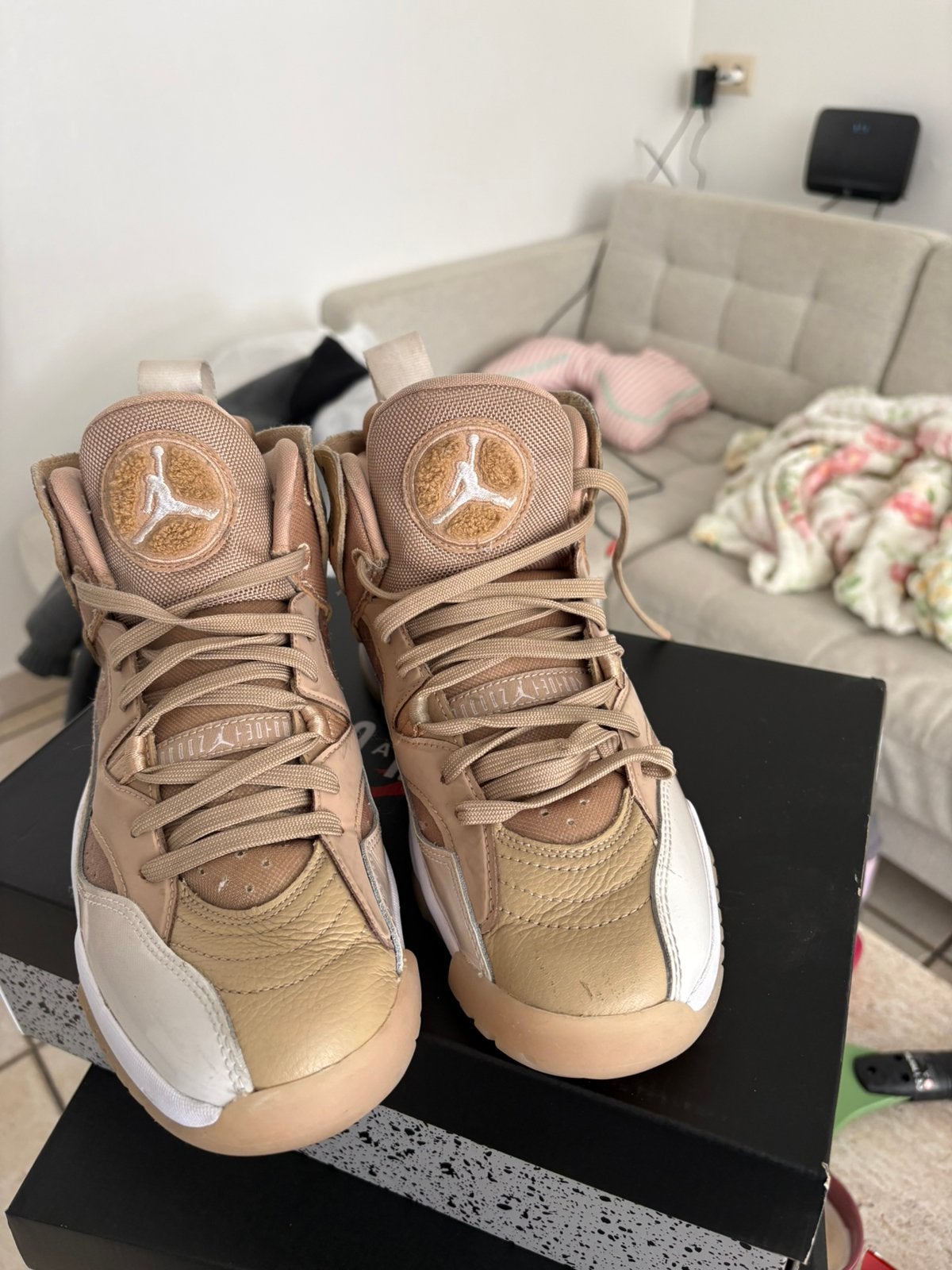 Air Jordan 8 Retro C&C “Champagne”, Sport en Fitness, Basketbal, Ophalen, Zo goed als nieuw