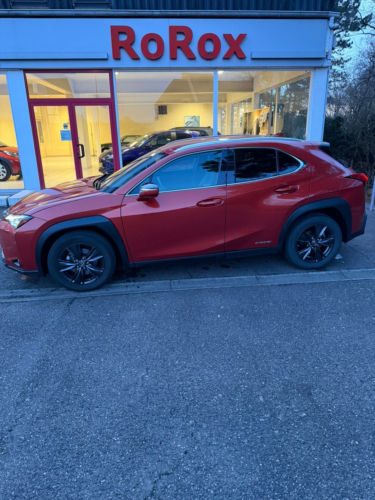 Lexus ux bouwjaar 2023 in zeer goede staat, Auto's, 4 zetels, 4 cilinders, Leder, Bedrijf