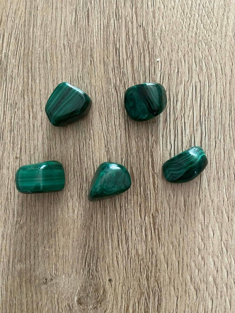 5 prachtige malachiet trommelstenen, Ophalen of Verzenden, Mineraal