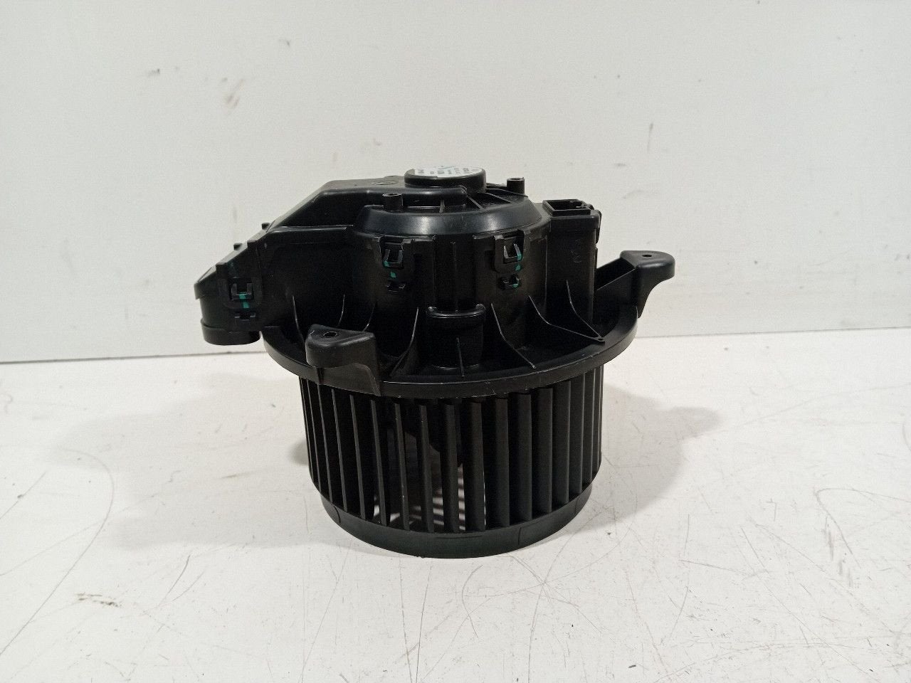 Kachel ventilator motor Ford EcoSport, Onderdelen@venauto.nl, Van der Ven Autorecycling B.V., Ettenseweg 76, 4706 PB Roosendaal, The Netherlands