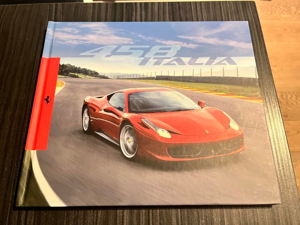 Officiele Ferrari 458 boek, Livres, Autos | Livres, Enlèvement, Neuf, Ferrari