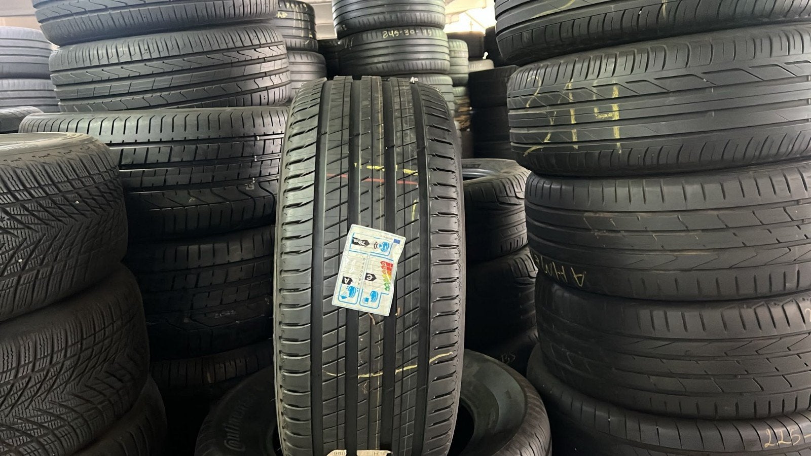 27555r17 275 55 r17 275/55/17 michelin Nouveau avec montage, Ophalen of Verzenden