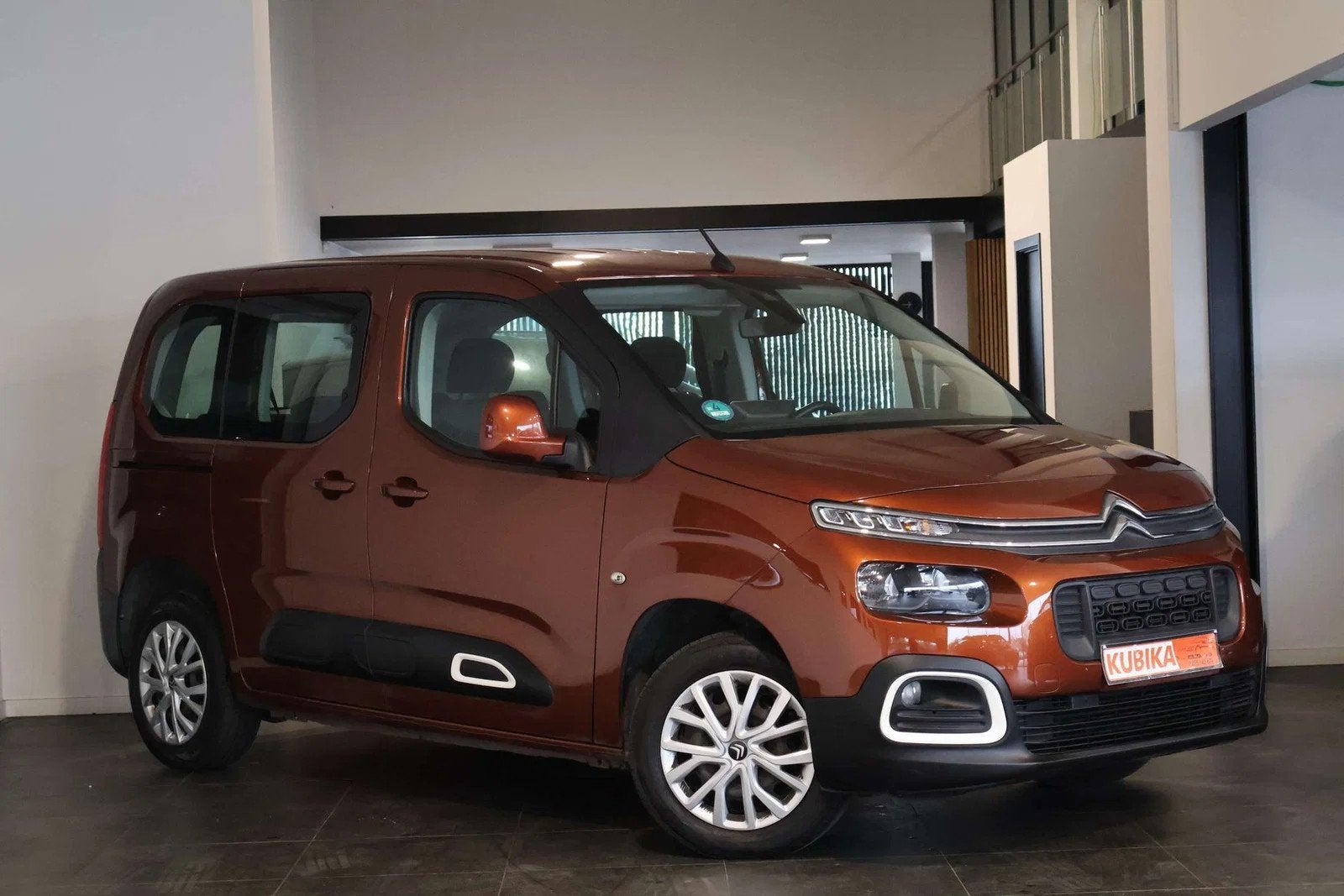 Citroën Berlingo 1.2 PureTech CruiseC Camera LijnA Garantie, 121 g/km, 1441 kg, Stof, Gebruikt