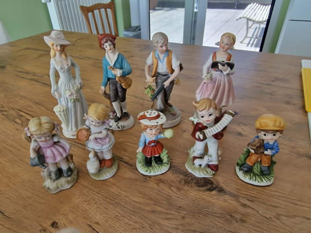 Lot de personnages colorés en biscuit, Antiquités & Art, Enlèvement