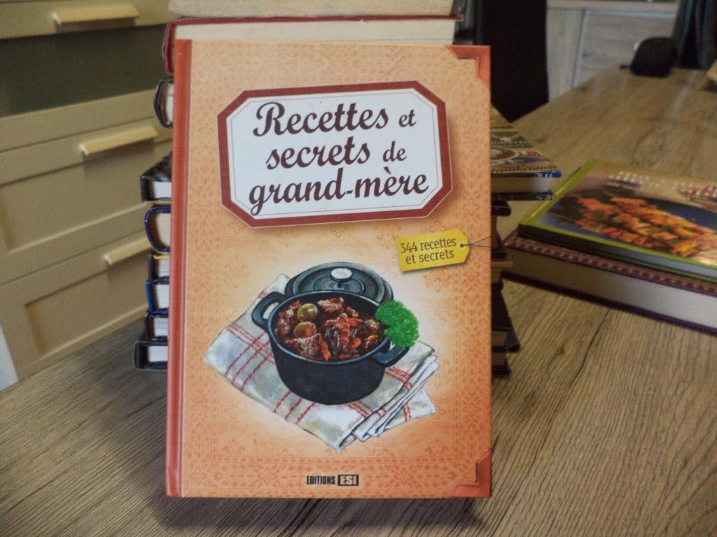 av 1 livre recettes et secrets de grand mere 2 eur, Enlèvement ou Envoi, Comme neuf