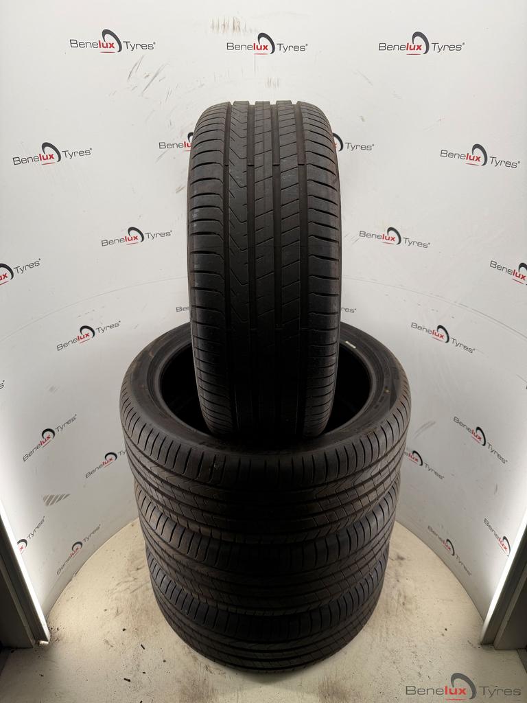 demo 255/40R21 102V Pirelli 255/40 R21 255/40/21 2554021, Auto-onderdelen, Ophalen, Gebruikt, 255 mm, -