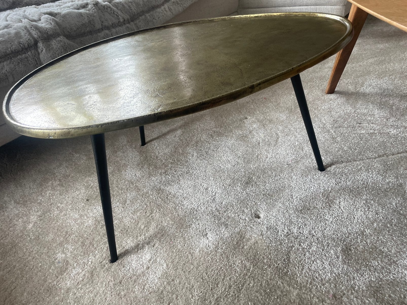 Table basse avec pieds dorés et noirs, Enlèvement, Comme neuf
