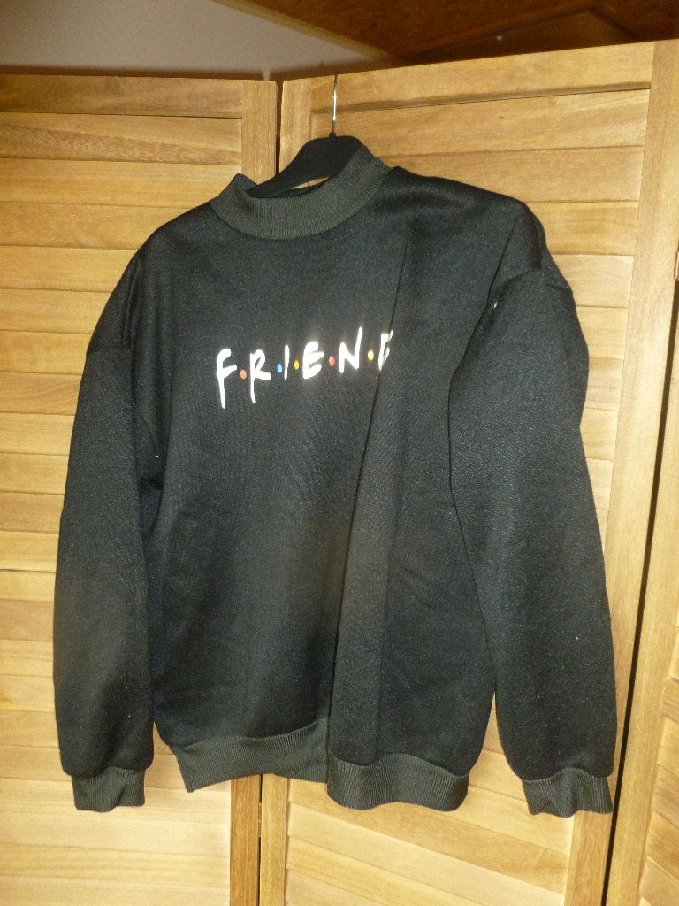 Sweater Friends zwart, Ophalen, Gedragen, Zwart