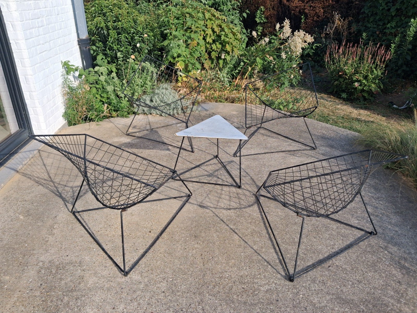 ensemble 4 fauteuil et table basse