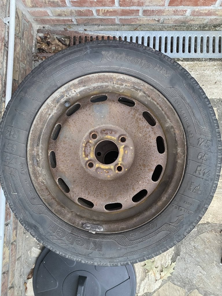 Pneus hiver 175/65 R14 montés sur jantes en tole, Autos : Pièces & Accessoires, 14 pouces, Pneus hiver, 175 mm, Véhicule utilitaire