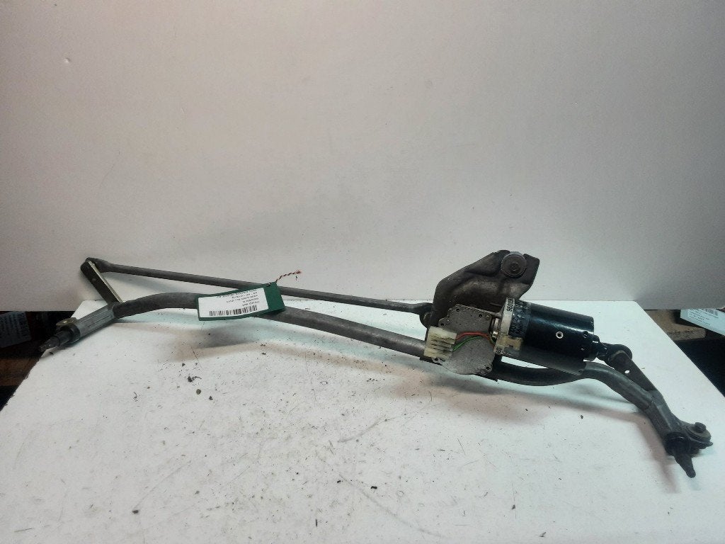 MOTEUR ESSUIE-GLACE AVANT Peugeot 405 I (15B) (9601335580), Kontakt-peugeot@peugeot.com, Utilisé, Peugeot Deutschland GmbH, Bahnhofsplatz
65423  Rüsselsheim, DE