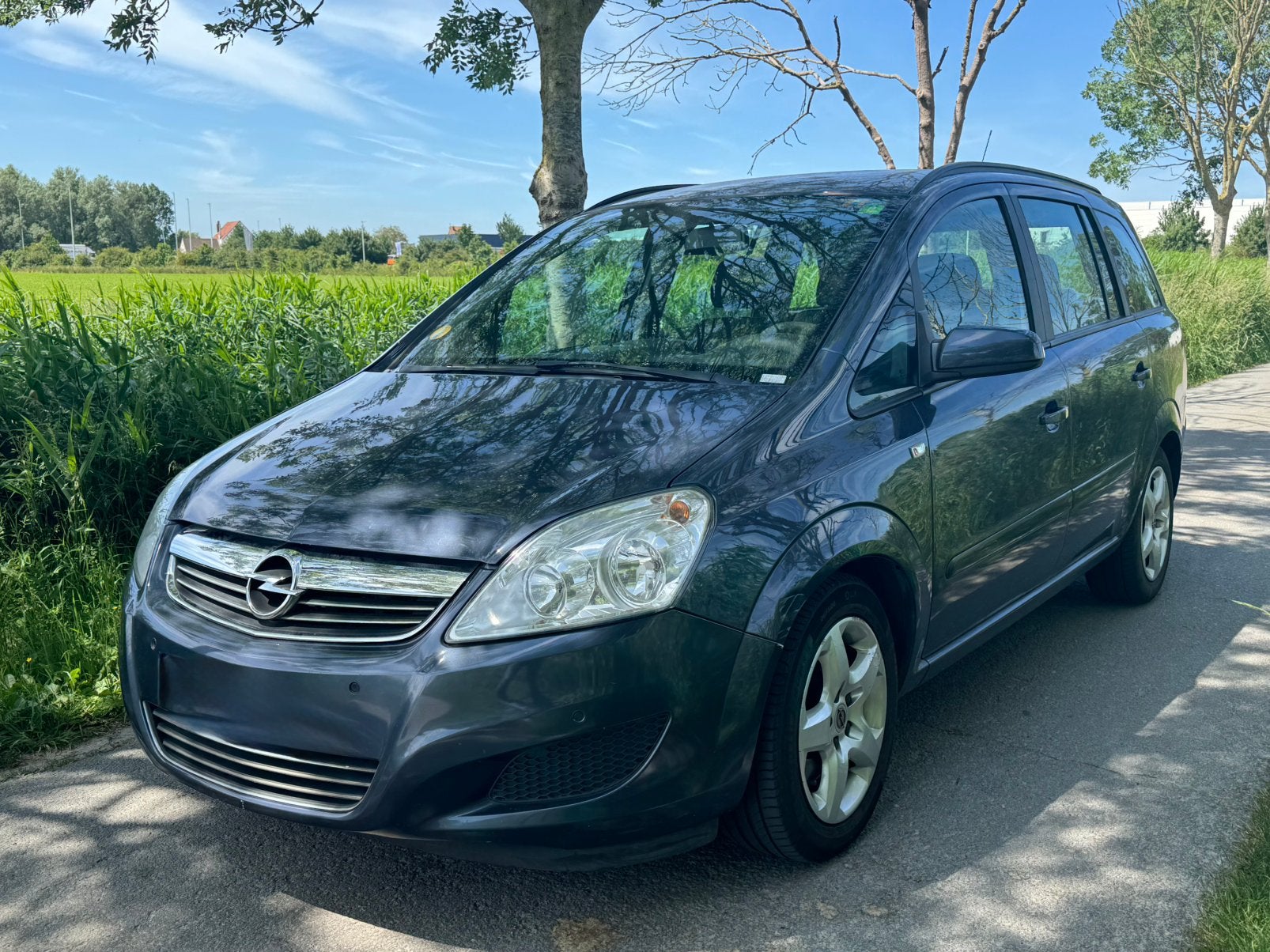 Opel Zafira 7 Place/ Déjà approuvé a la vente, Achat, Carnet d'entretien, Particulier, Capteur de stationnement
