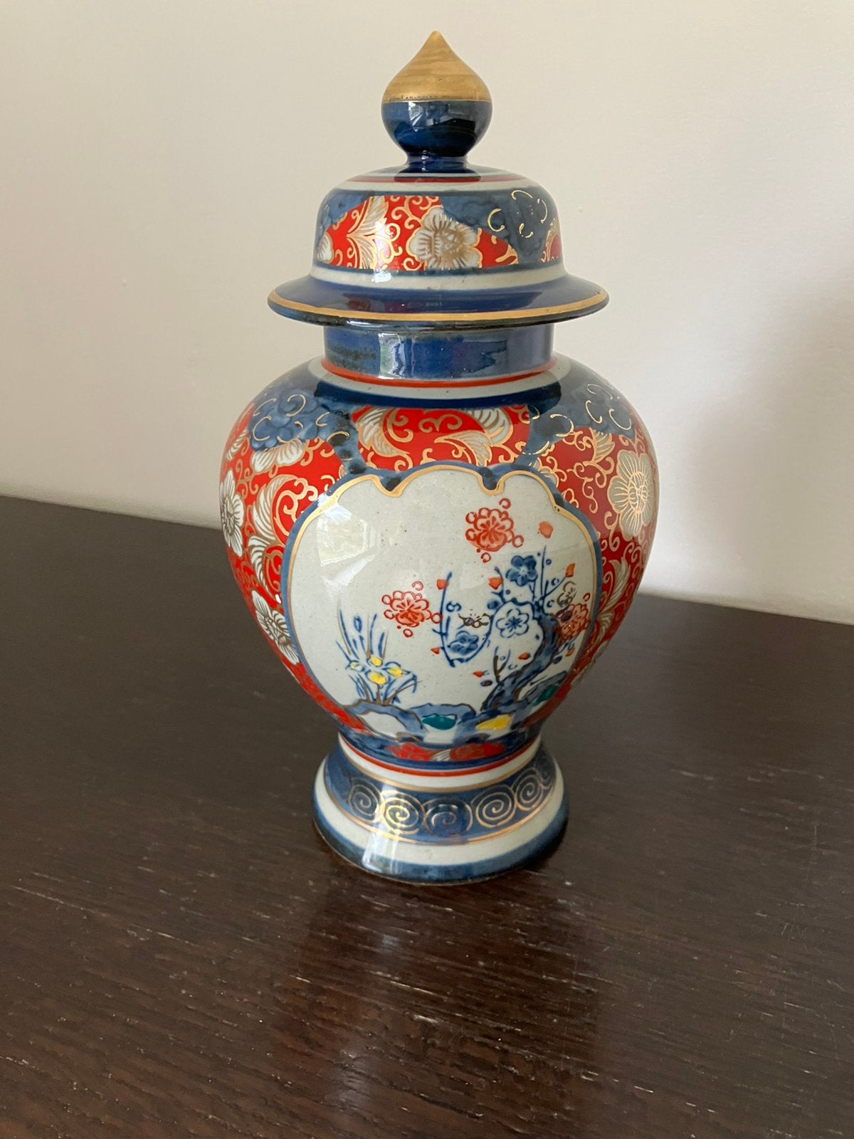 Klein Imari vaasje, Ophalen