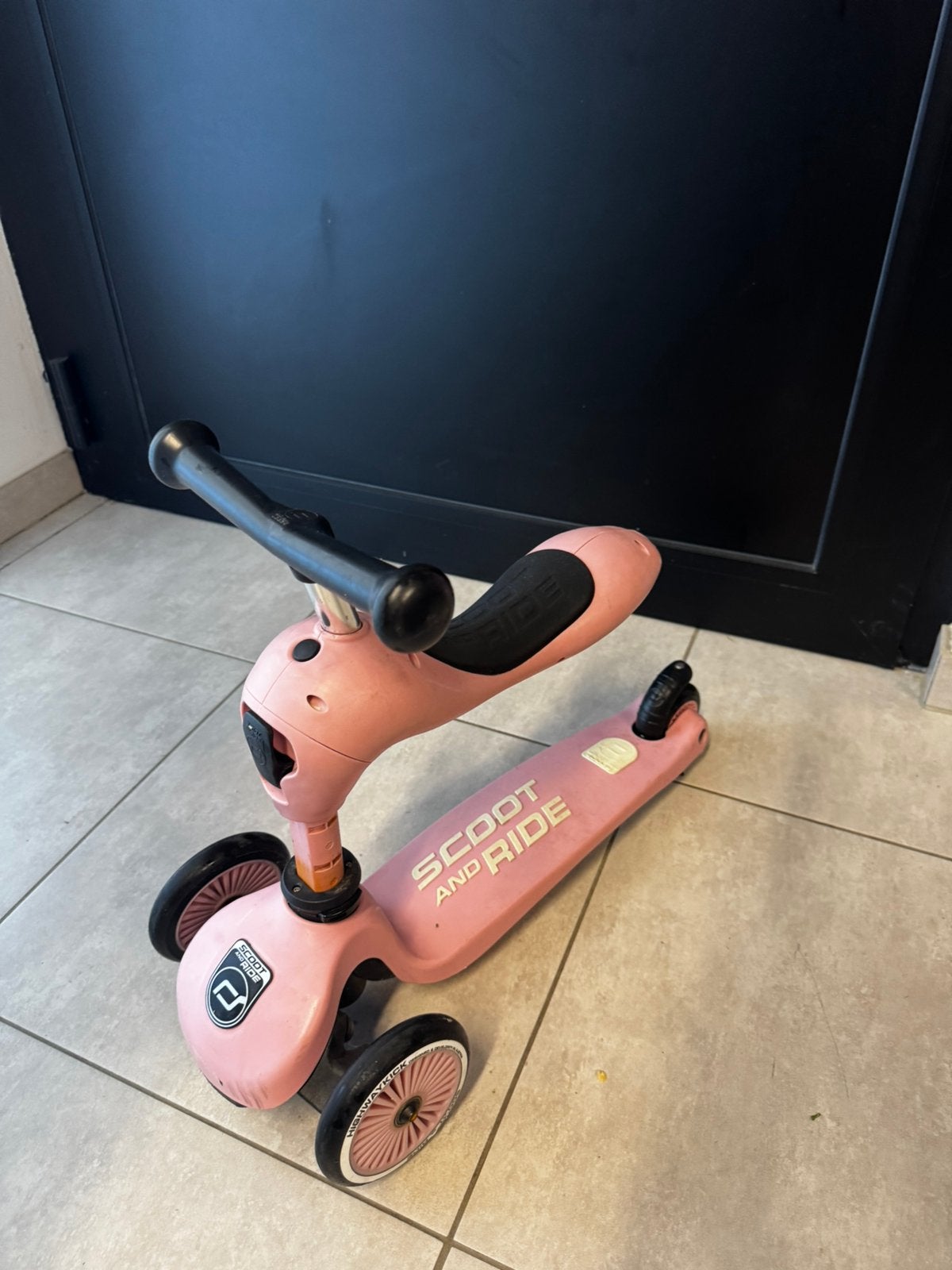 Scoot & Ride Highwaykick 1 Rose – 2-in-1 loopfiets & step, Fietsen en Brommers, Steps, Ophalen