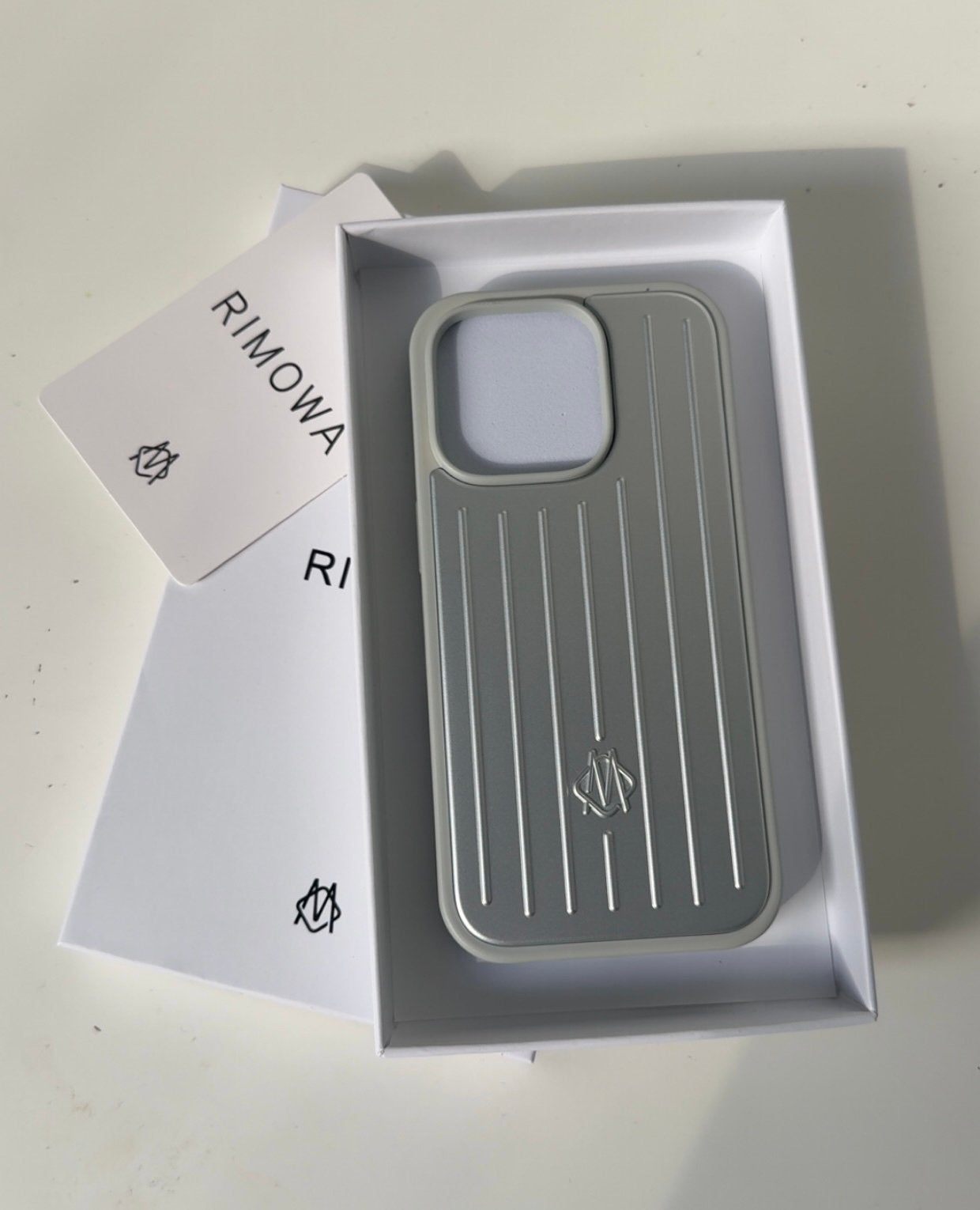 Coque RIMOWA Iphone 16pro, Télécoms, Enlèvement ou Envoi, Comme neuf, Rimowa, IPhone 16