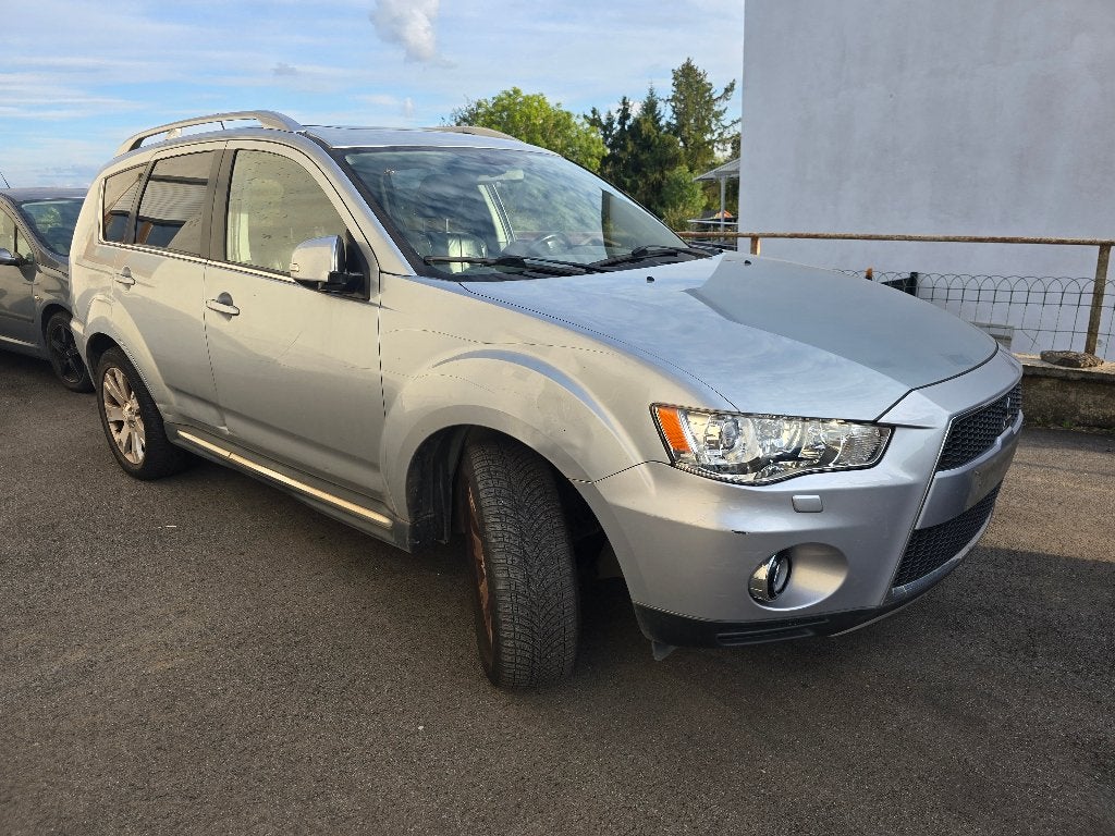Mitsubishi Outlander 2010 4X4 156 cv diesel 7 places Auto, Autos, Cuir, Argent ou Gris, Achat, Outlander