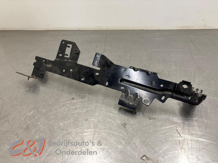 Frontdeel steun van een Opel Vivaro, Gebruikt, -, -, Opel