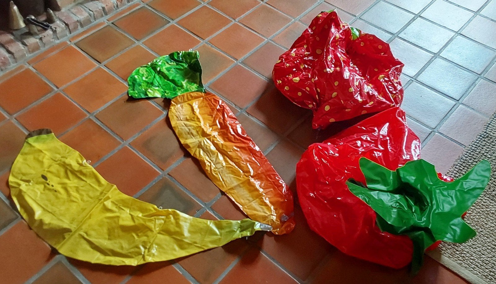 4 fruits gonflables grande taille, Kinderen en Baby's, Speelgoed | Buiten | Opblaasfiguren, Ophalen of Verzenden, Zo goed als nieuw