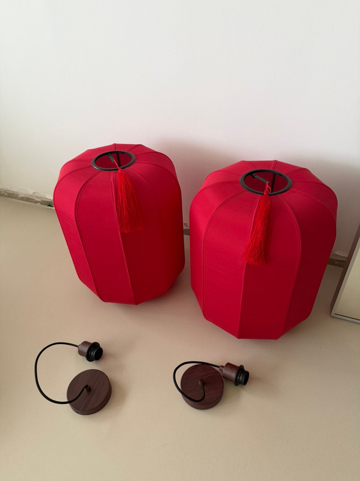 2x dutchbone suoni hanglampen rood, Ophalen, Zo goed als nieuw, Lampion, E27 (groot)