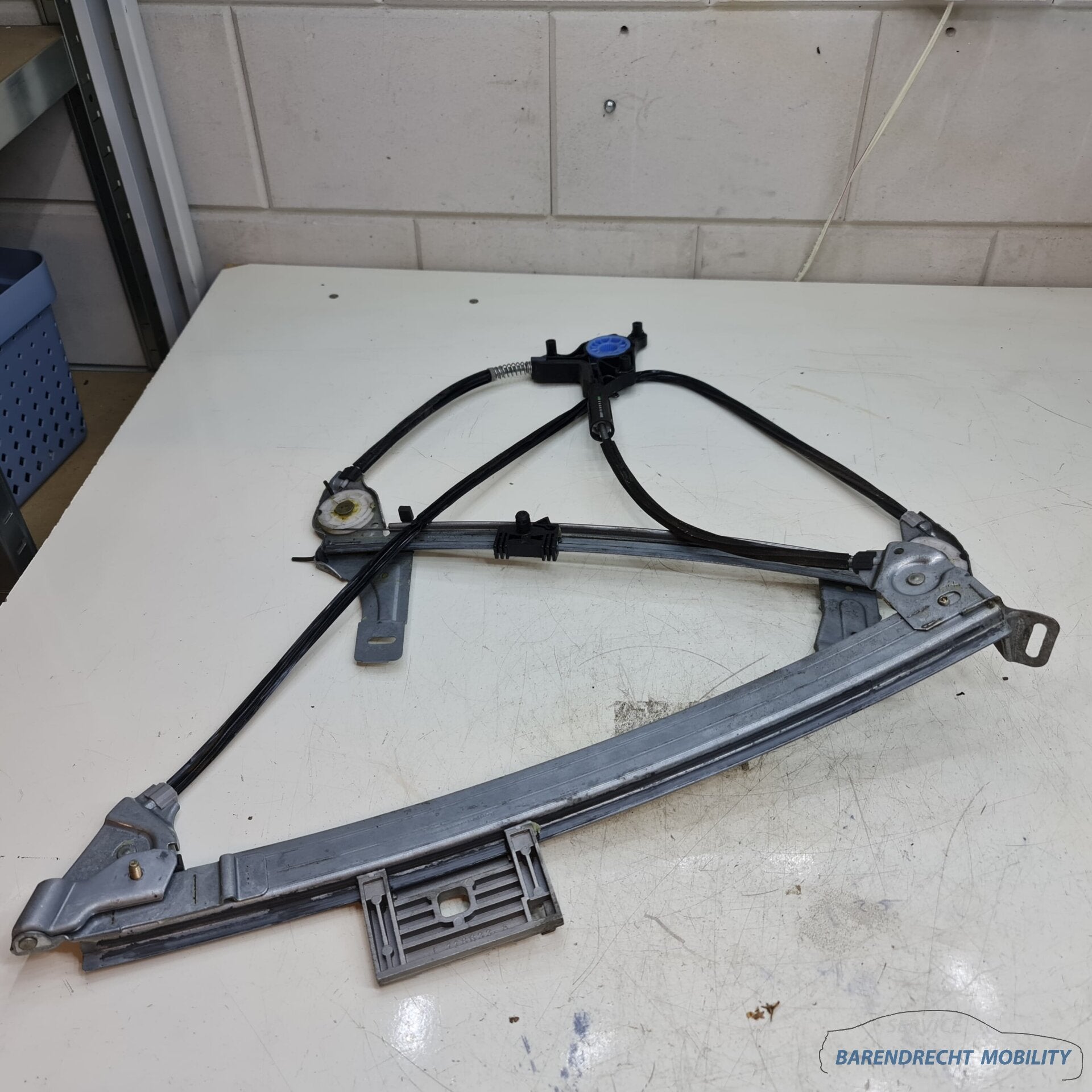 Peugeot 307 CC raam mechanisme motor ruit mechaniek L118633-, Taurusavenue 1
2132 LS  Hoofddorp, NL, Gebruikt, Contact.group@renault.com