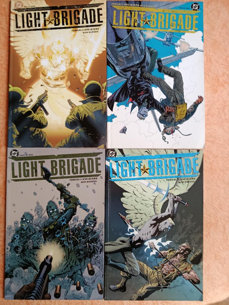 The Light Brigade (2004)1-4 - Complete serie DC comics, Livres, Enlèvement ou Envoi, Série complète ou Série, Comme neuf, Europe