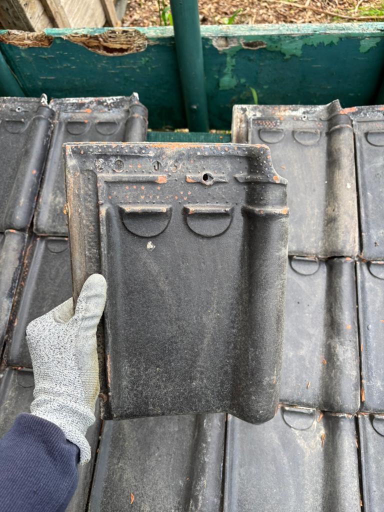 Kortrijkse dakpannen mat zwart (650 stuks), Doe-het-zelf en Bouw, Dakpannen en Dakbedekking, Ophalen, Zo goed als nieuw, Zwart