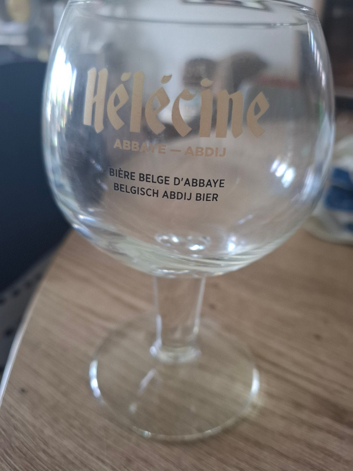 verres, Collections, Enlèvement