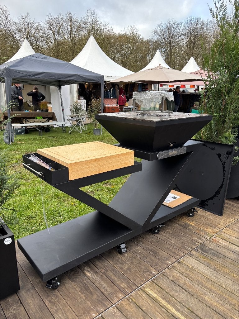Plancha open-fire BBQ - limited edition, Tuin en Terras, Houtskoolbarbecues, Nieuw, Met accessoires, Ophalen