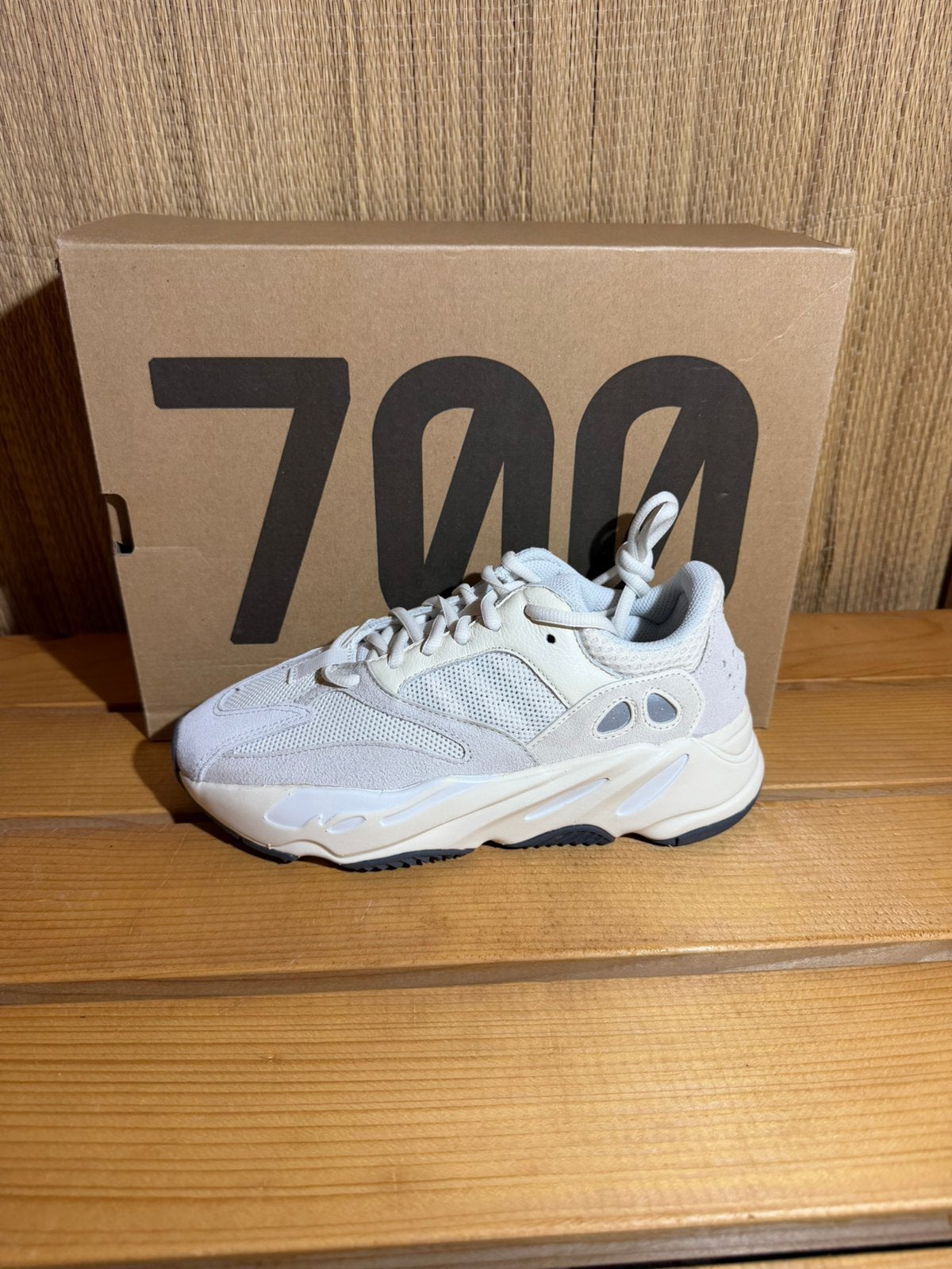adidas Yeezy Boost 700 Analog, Enlèvement ou Envoi, Neuf