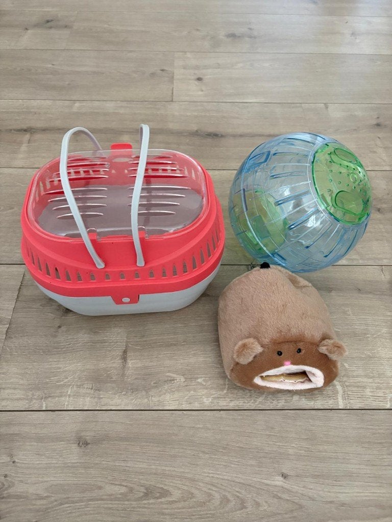 Hamsterset – transportbox + hamsterbal + zacht slaaphuisje, Dieren en Toebehoren, Ophalen of Verzenden, Zo goed als nieuw