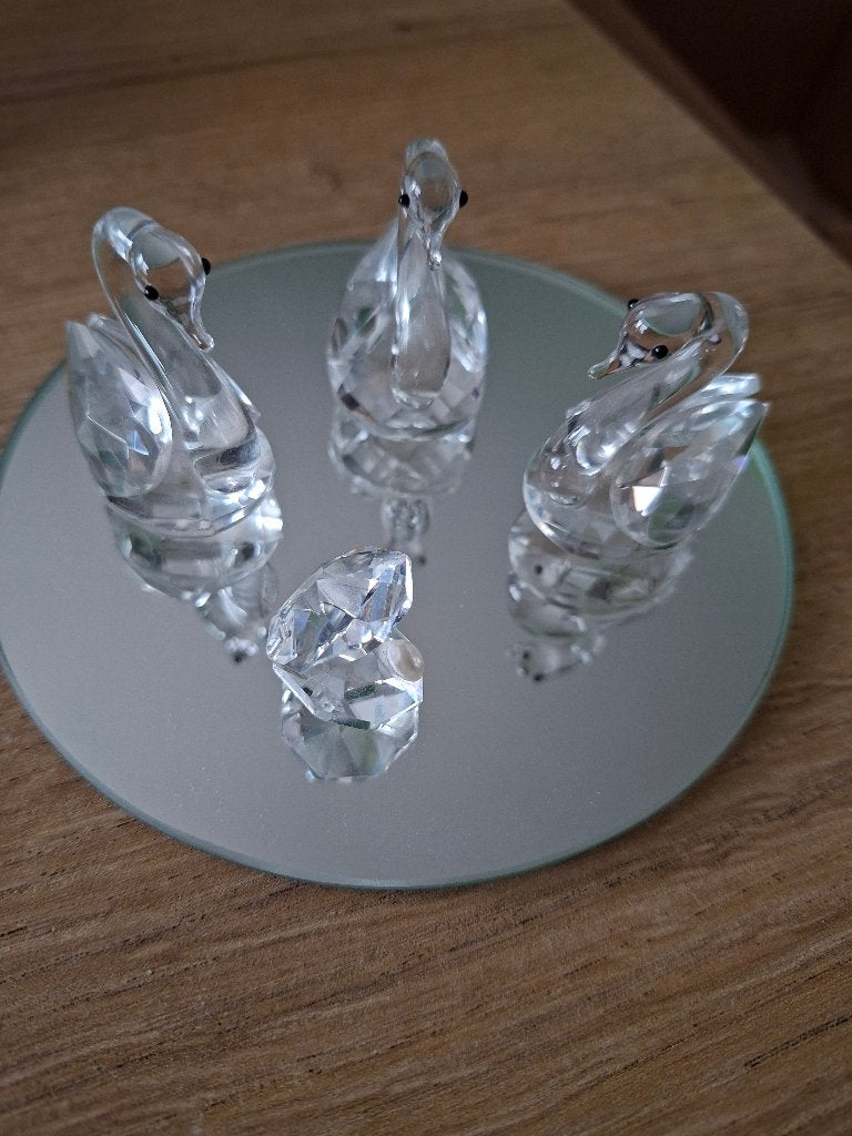 Elegante set glazen zwaantjes + schelp met parel op spiegel, Ophalen of Verzenden