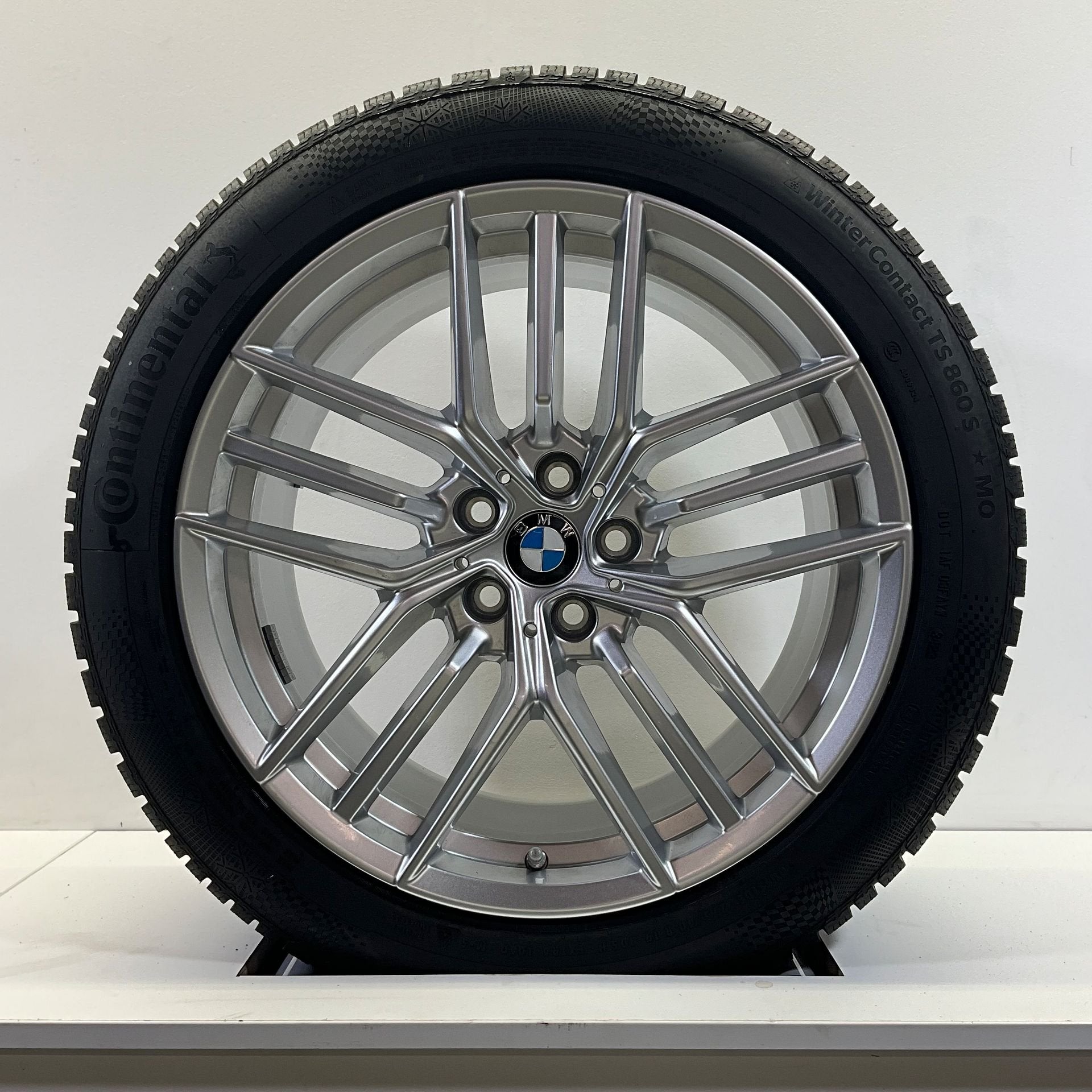 BMW 5 SERIE G60 G61 I5 G60 SET VELGEN + WINTERBANDEN 19 INCH, Auto-onderdelen, Banden en Velgen, Banden en Velgen, Winterbanden