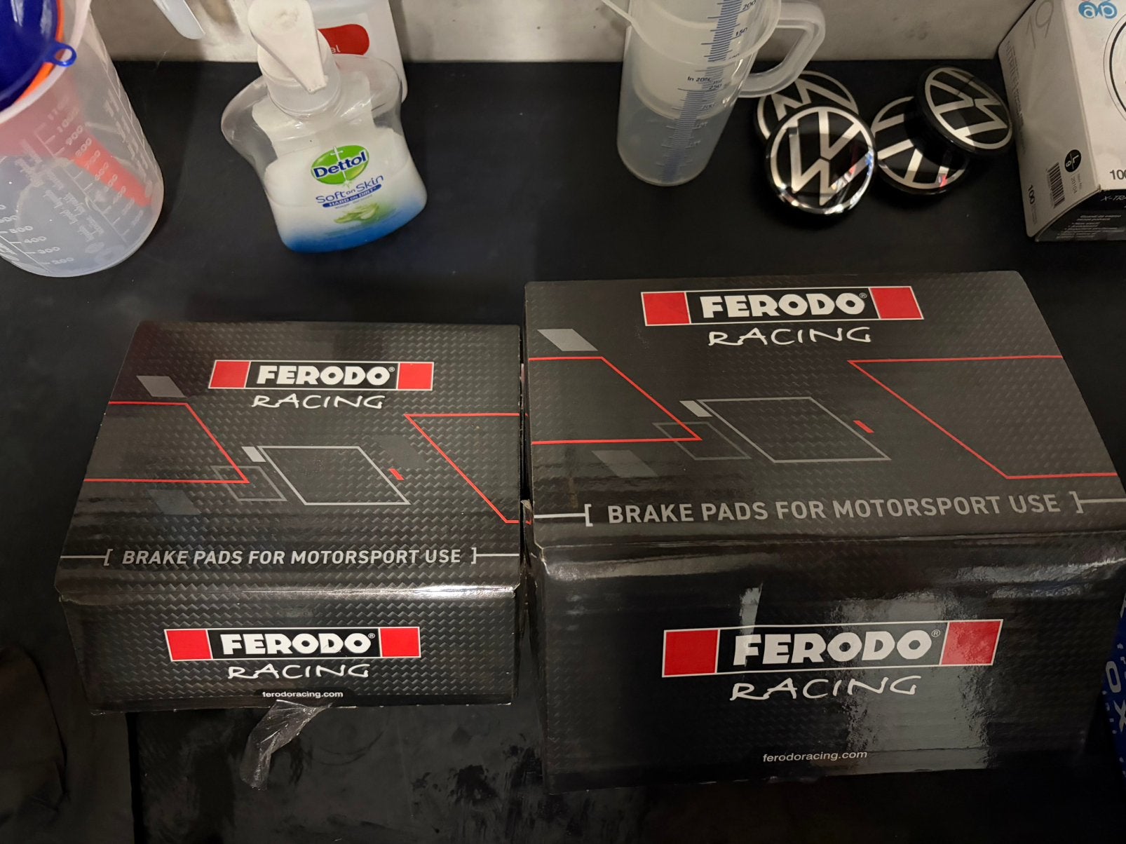Plaquettes Ferodo racing DS2500 Avt Arr. juste rodées Golf 8, Autos : Pièces & Accessoires, Enlèvement ou Envoi, Utilisé, Volkswagen