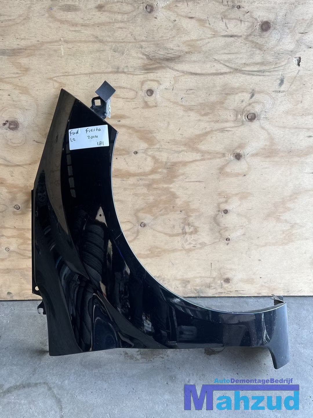 FORD FIESTA 6 zwart rechts voor scherm voorscherm 2012-2017, Info@ford.com, Avant, Ford Motor Company, American Road 1
48126  Dearborn