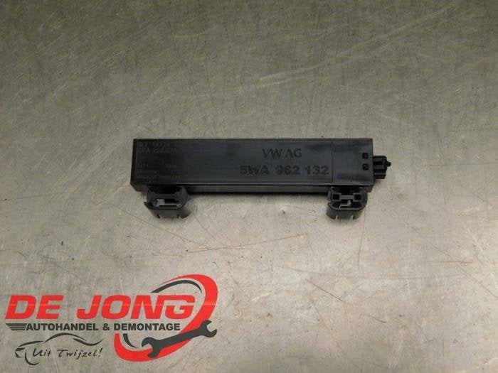 Antenne d'un Volkswagen Multivan T7, Volkswagen, -, 3 mois de garantie, Utilisé