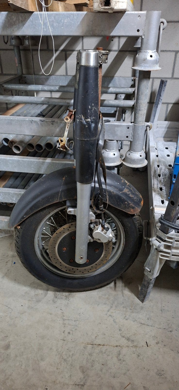 Voorvork en spaakwielen, Motoren, Ophalen, Gebruikt