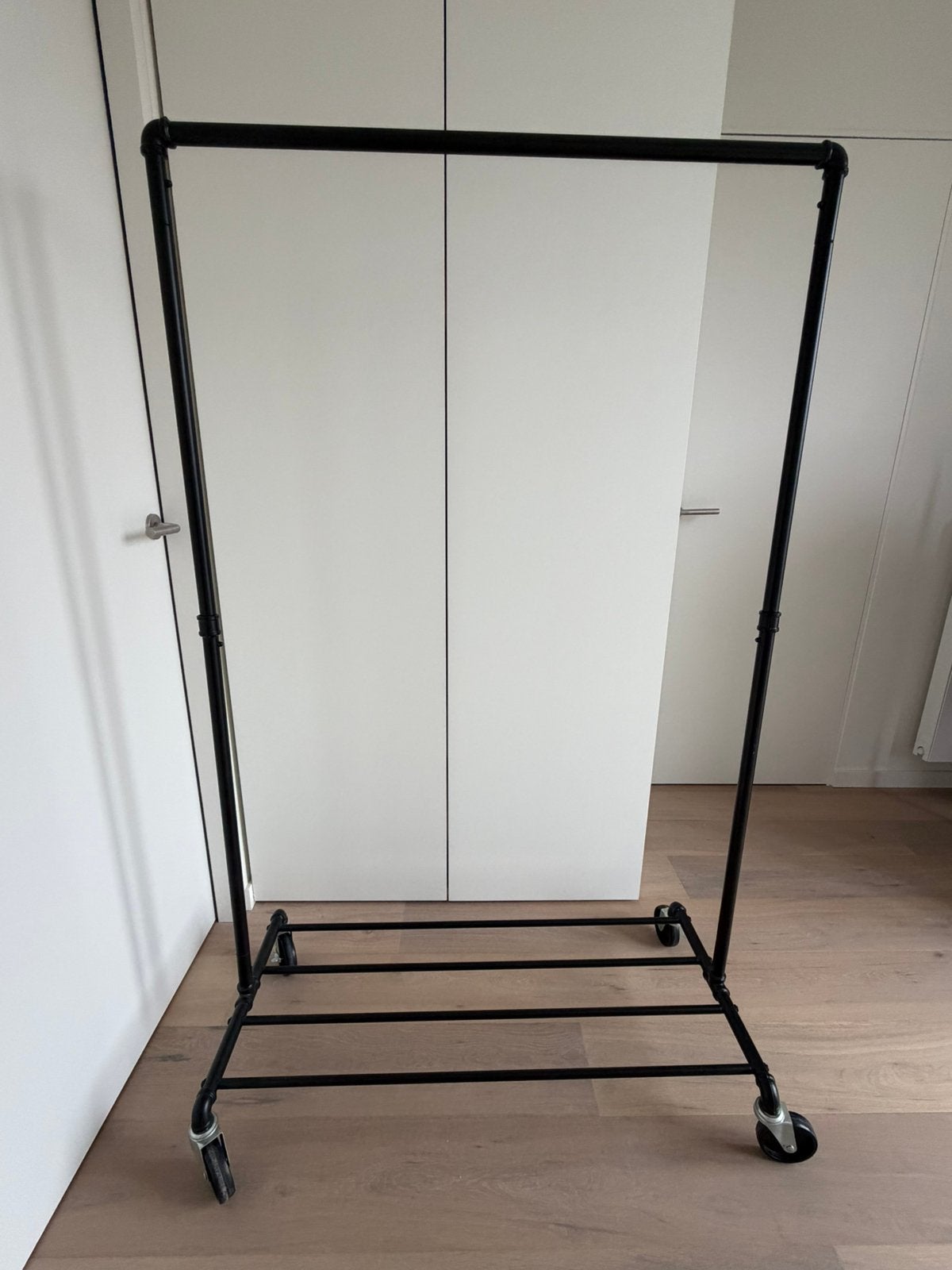 Porte-vêtements Mira Home, Vêtements | Femmes, Enlèvement, Comme neuf