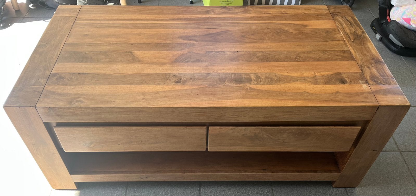 Massieve eiken salontafel met 4 lades, Ophalen, Gebruikt, 100 tot 150 cm, Eikenhout