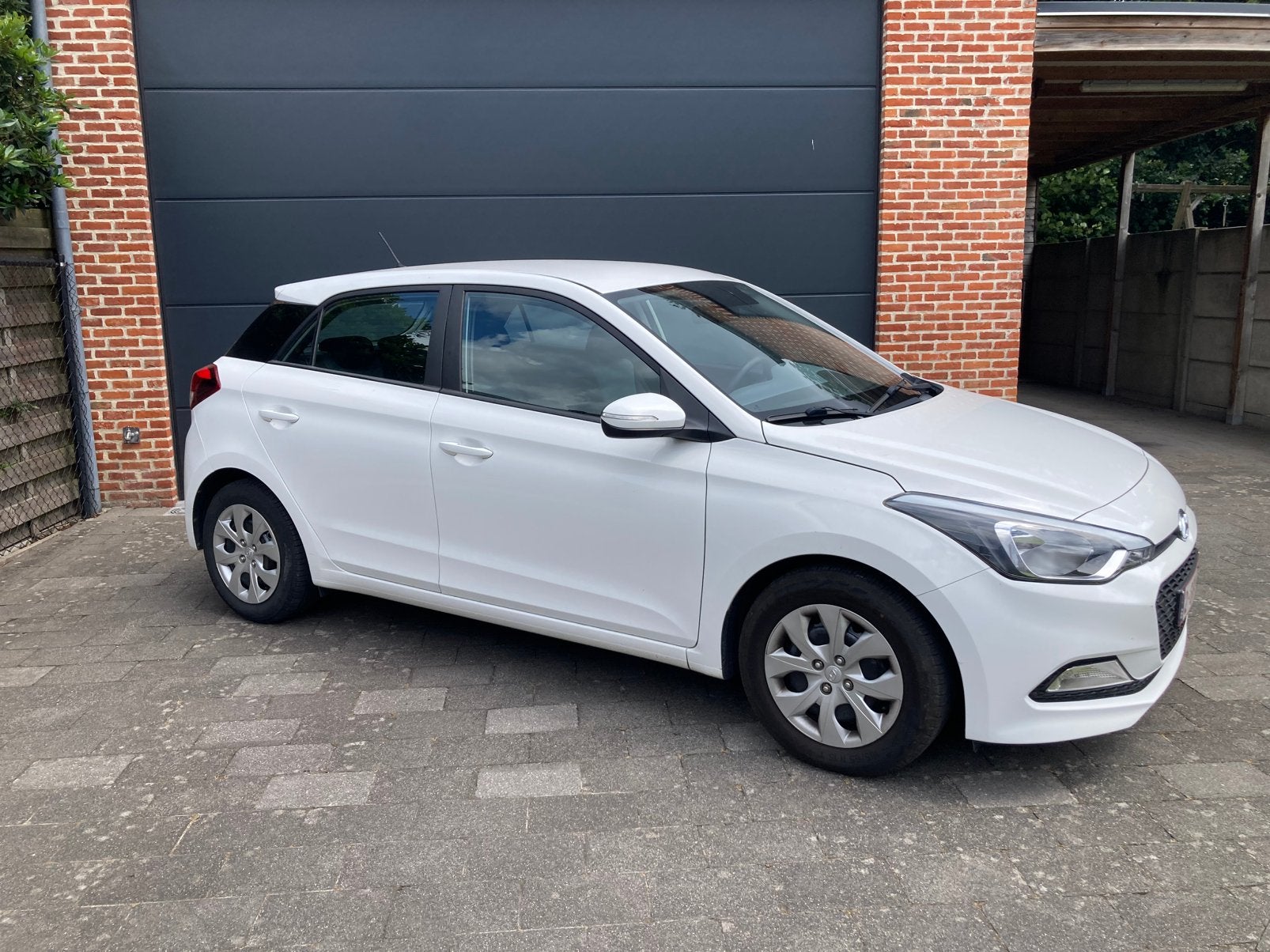 Hyundai I20, Auto's, Hyundai, Voorwielaandrijving, Stof, Multifunctioneel stuurwiel, 4 cilinders