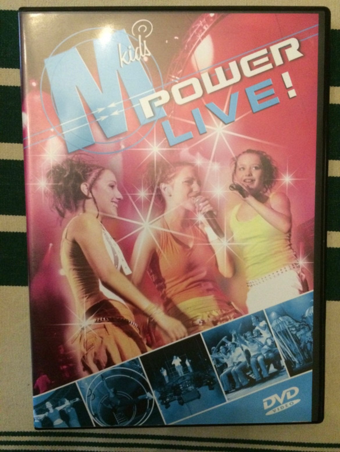 DVD M-Kids, Bonusmateriaal, Alle leeftijden, Nederlands, Zo goed als nieuw