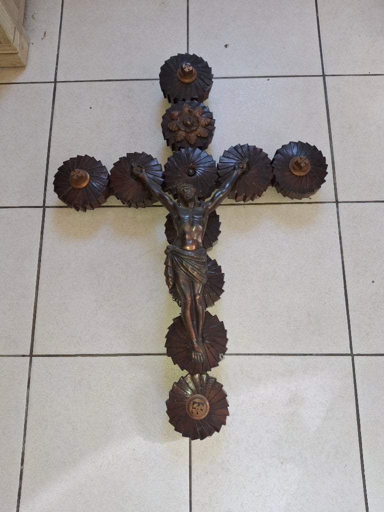 crucifix tramp art, Enlèvement