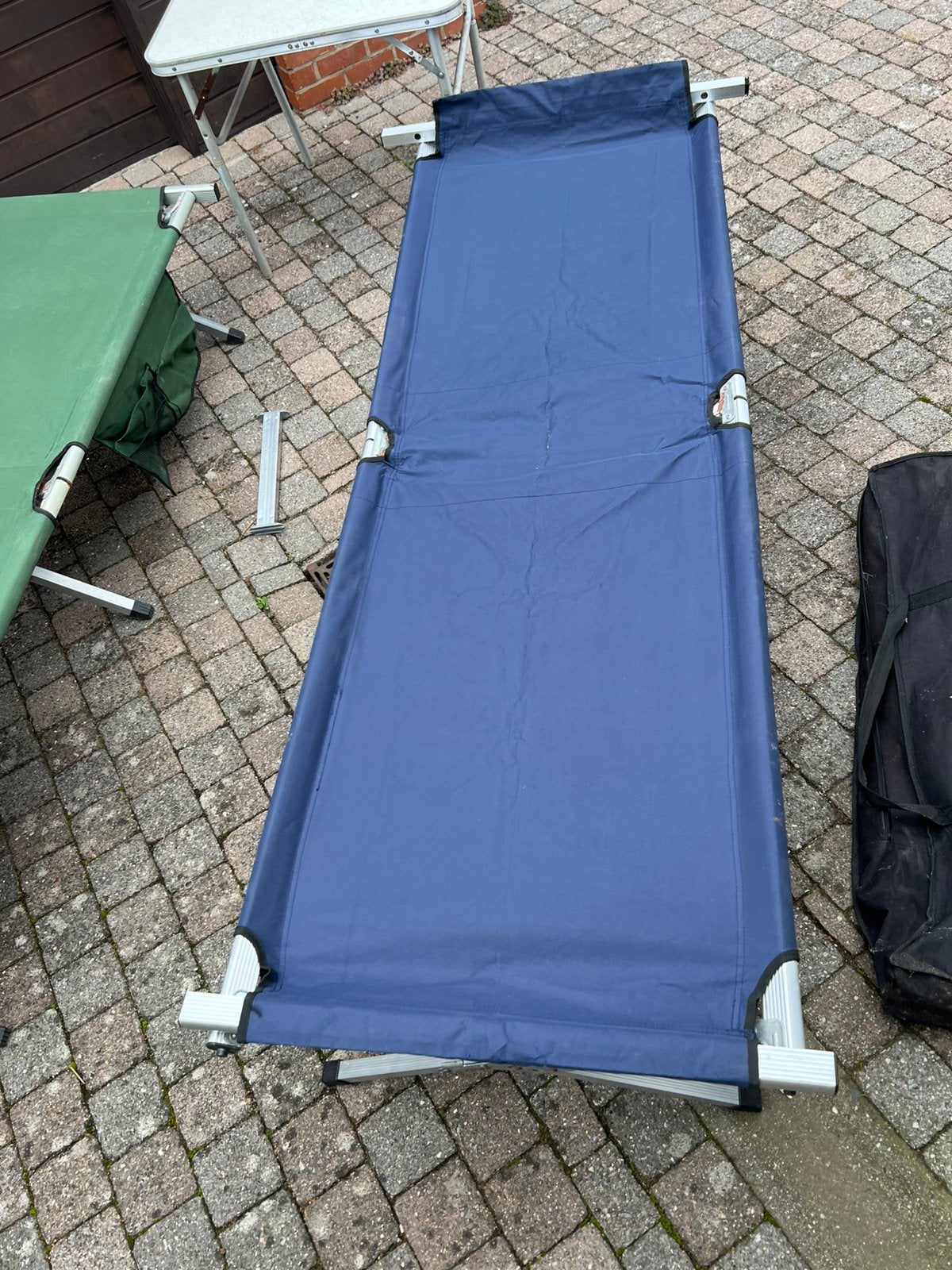 Bedden plus tafel plooibaar, Ophalen, Zo goed als nieuw