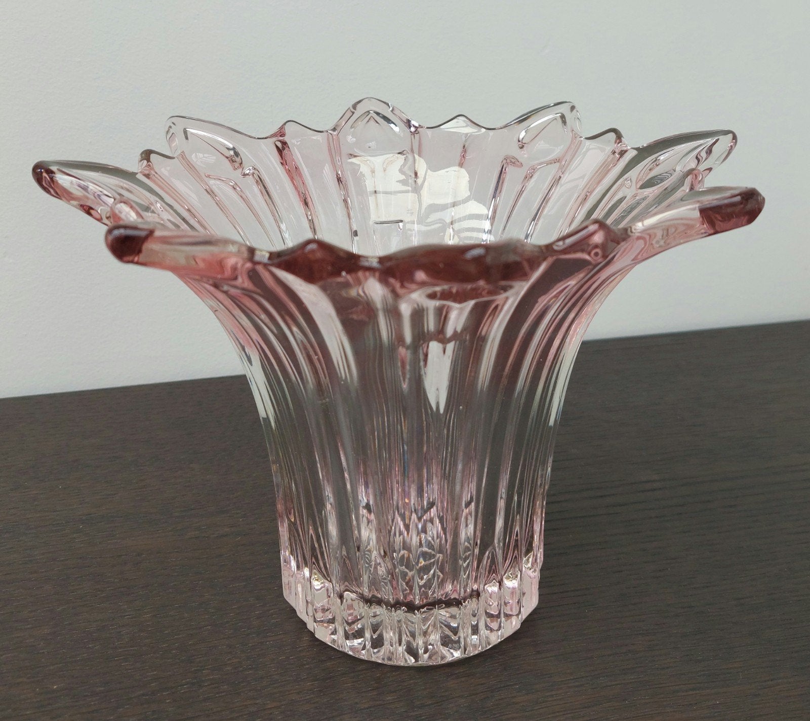 Prachtige vaas, kristal in bloemvorm, roze., Ophalen of Verzenden