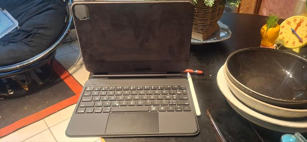 Pro keyboard case belkin / apple pen 2de generatie, Computers en Software, Apple iPads, Ophalen, Zo goed als nieuw