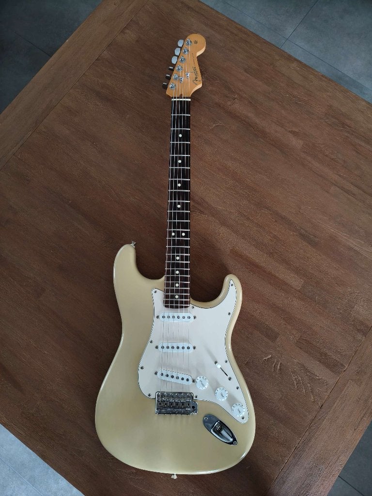Fender Stratocaster Highway One, Enlèvement, Utilisé, Solid body, Fender