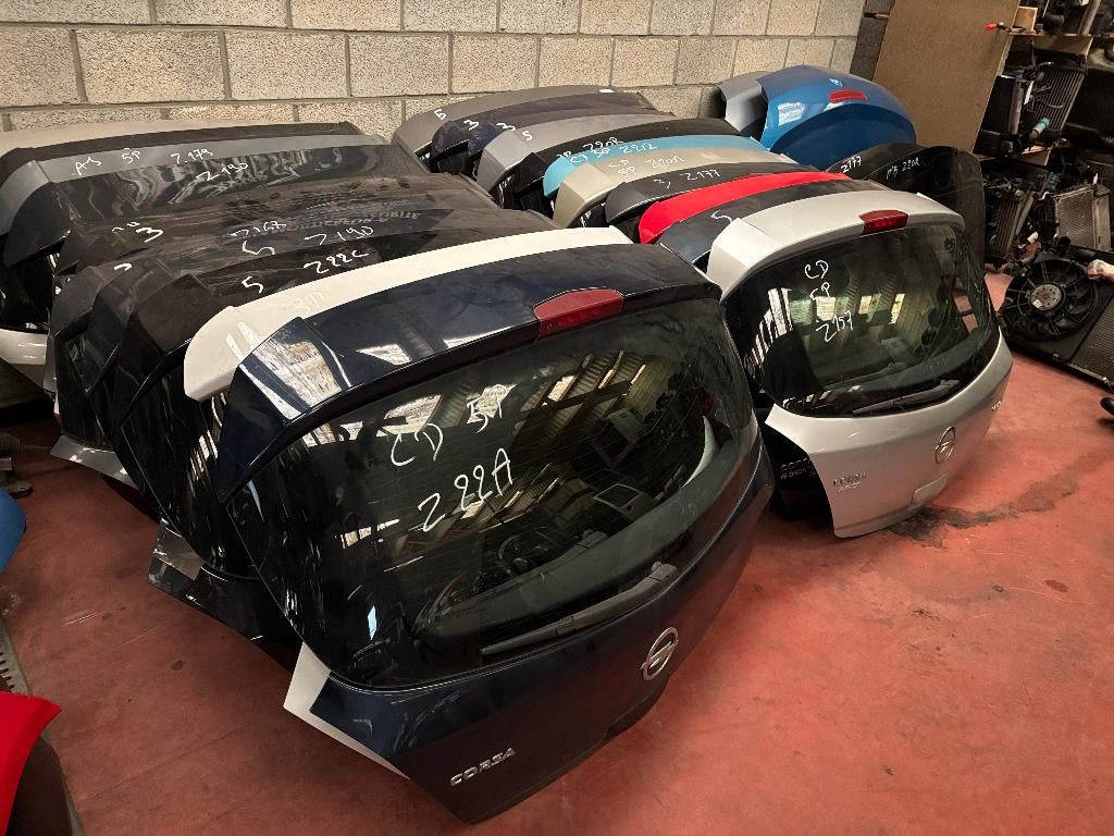 HAYON OPEL CORSA D, Arrière, RUE BRIGADE PIRON 307, Haillon arrière, Enlèvement