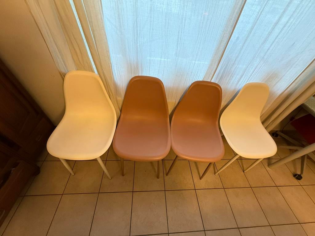 Eetkamerstoel Kick collection, Huis en Inrichting, Stoelen, Ophalen, Zo goed als nieuw, Wit