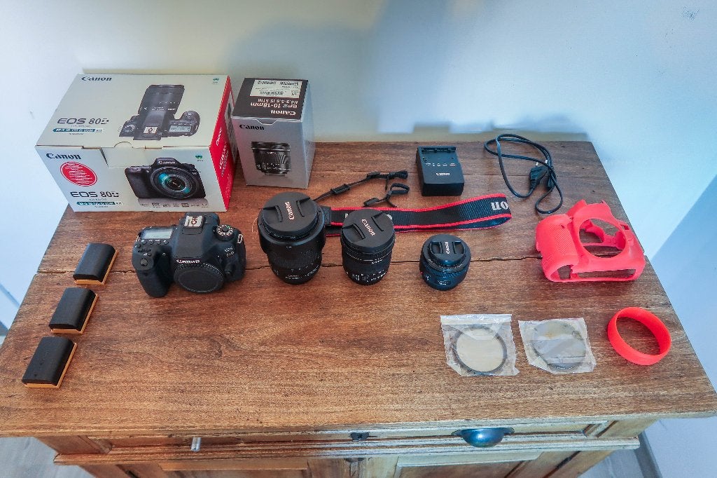 Canon EOS 80D + 3 lenzen + accessoires, zeer goede staat, Ophalen, Zo goed als nieuw, Accessoires, Zoom